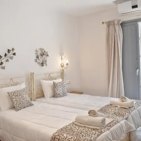 Naxos Enjoy מלון דירות Naxos City