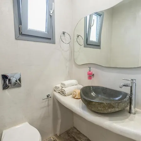 Naxos Enjoy Ξενοδοχείο με διαμερίσματα 4*