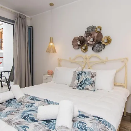 Naxos Enjoy 3*