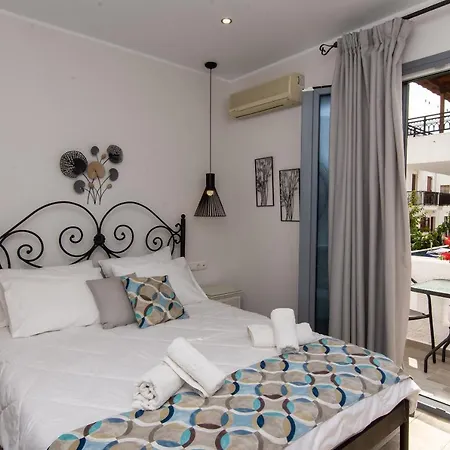 מלון דירות Naxos Enjoy 3*