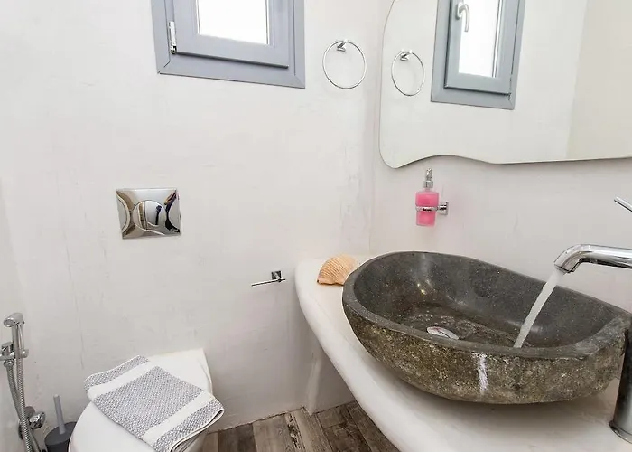 מלון דירות Naxos Enjoy 4*